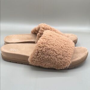 Stars Above Tan Cozy Slippers‎ Women’s Size 9